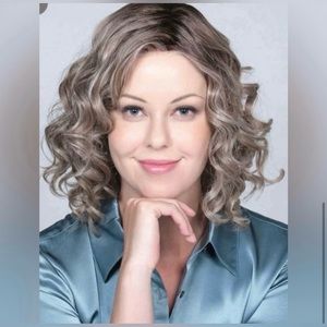 EXCELLENT USED CONDITION-Belle Tress-Biscotti Babe-Rootbeer Float Blonde-no box